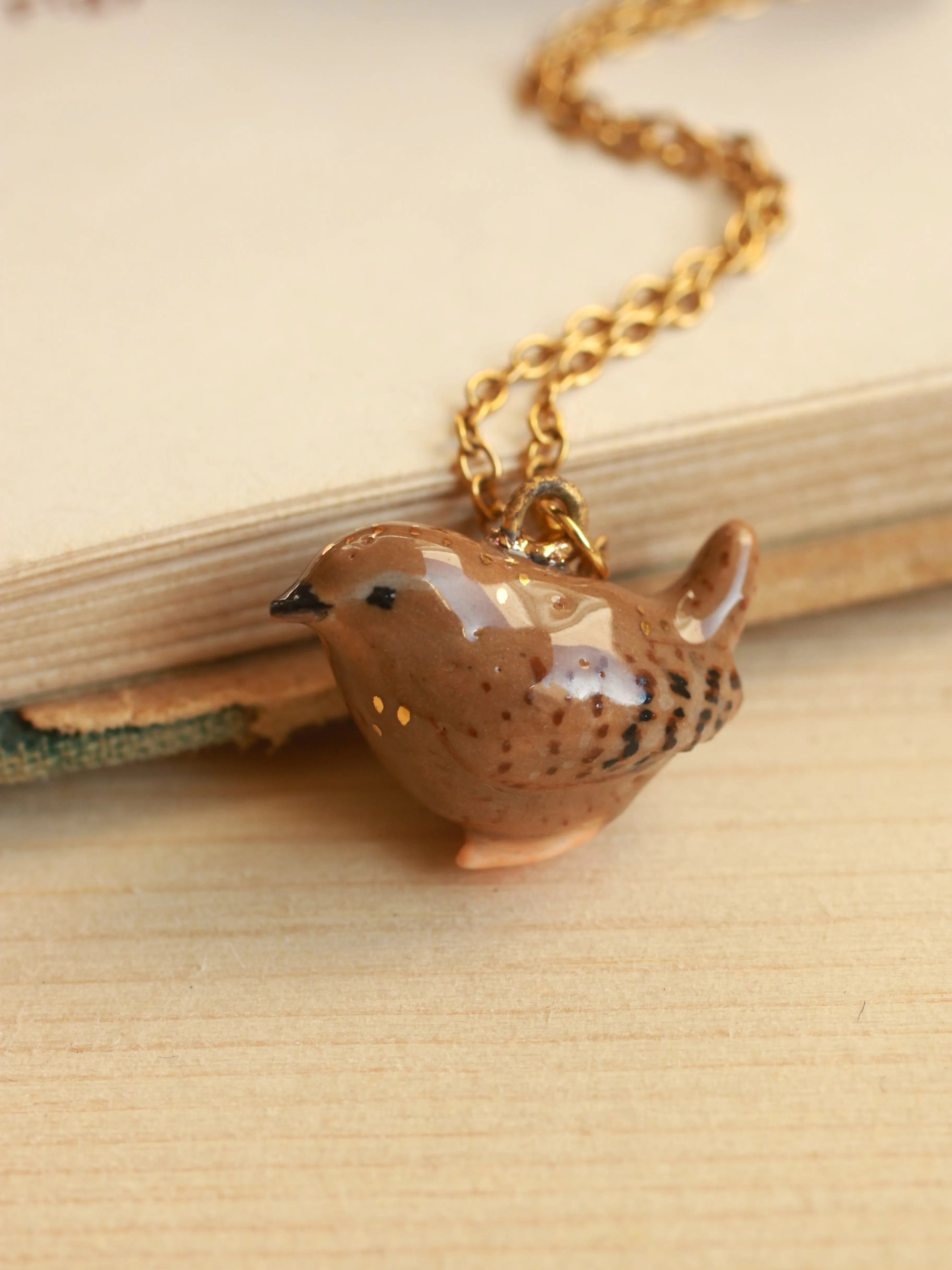 Wren necklace - 22k gold details