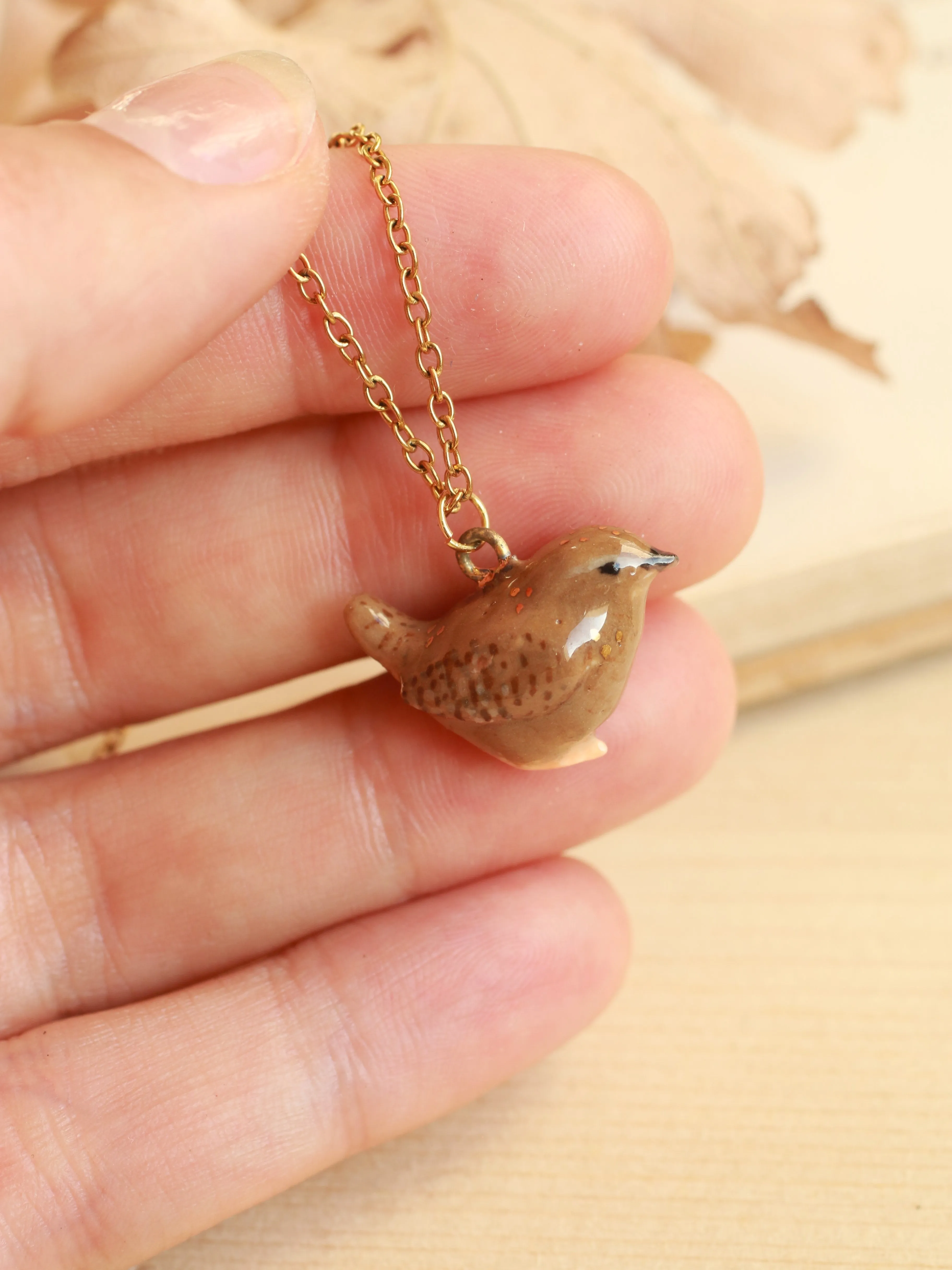 Wren necklace - 22k gold details